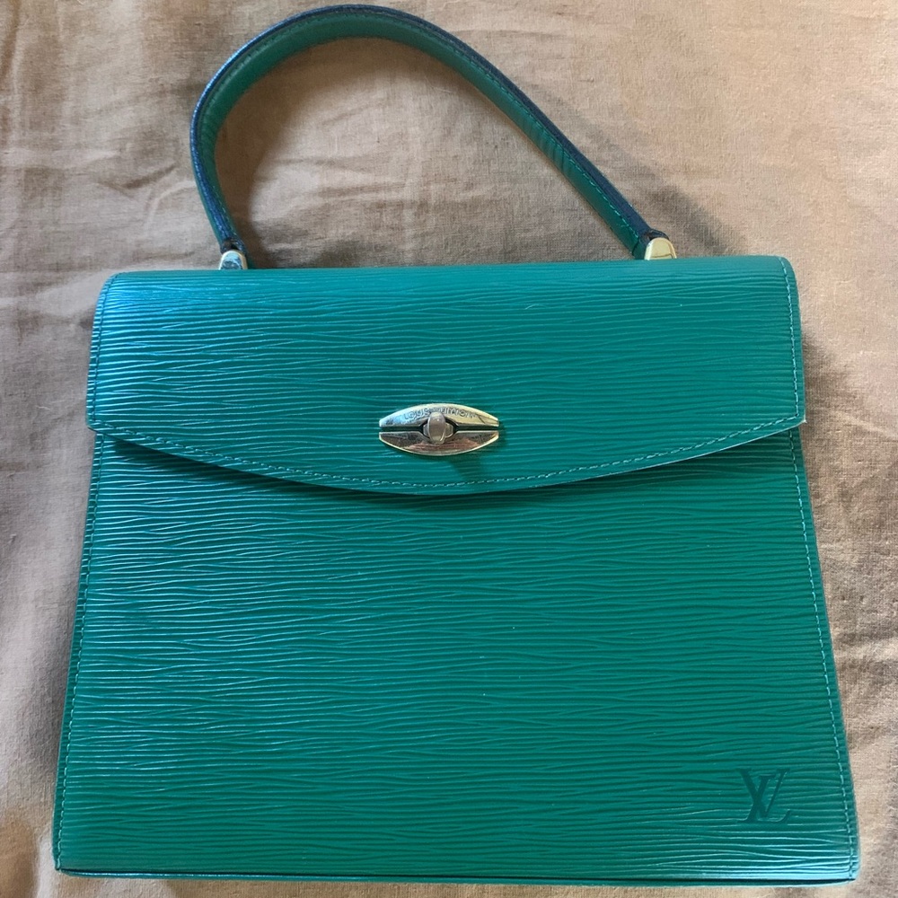 Louis Vuitton Vintage Epi Leather Malesherbes
Data code MI1915